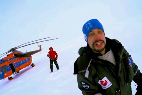 Café com Notícias vira palco de alerta global após revelações de brasileiro que vive no Ártico  Do gelo ao limite da vida: brasileiro que vive há 14 anos no Ártico faz alerta contundente sobre ursos polares, degelo e risco humano