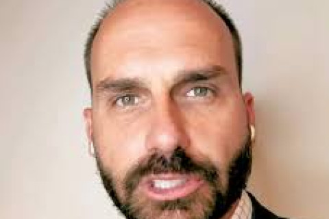 Em decisão, Dino diz que atividade parlamentar não admite 'home office'