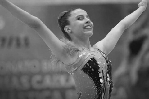 BRASIL EM LUTO: ISABELLE MARCINIAK, CAMPEÃ BRASILEIRA DE GINÁSTICA RÍTMICA, MORRE AOS 18 ANOS APÓS LUTAR CONTRA O CÂNCER