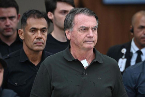 Papudinha: Bolsonaro está sozinho em cela para 4 pessoas