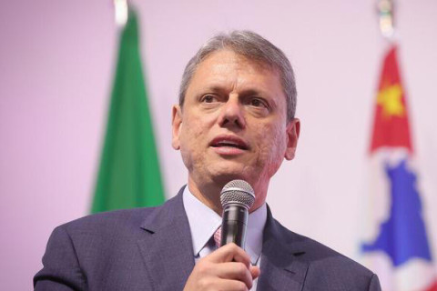 O telhado de vidro que cobre o candidato Tarcísio