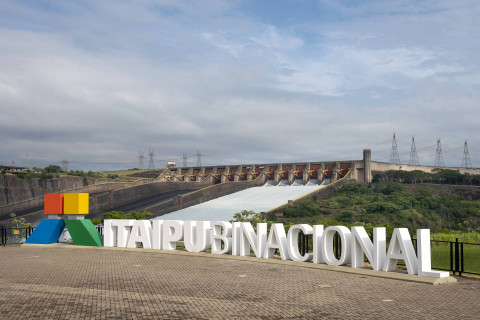 Após saída de Ana Paula Hedler, Itaipu Binacional perde sintonia com a imprensa e volta a se fechar para os jornalistas