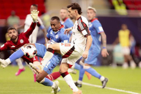 Arrascaeta brilha e Flamengo avança à semi da Copa Intercontinental