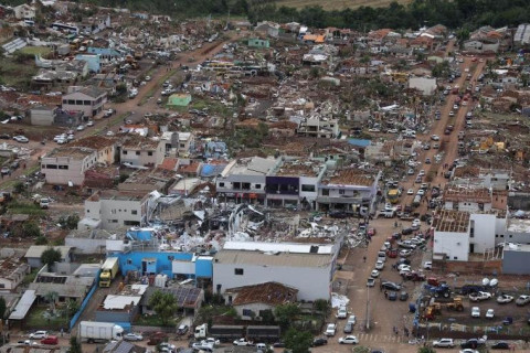 Número de mortos em vendaval no Paraná sobe para sete
