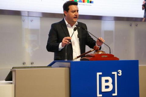 PT denuncia tentativas de Ratinho Jr. de privatizar e militarizar escolas no Paraná