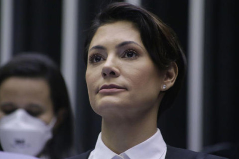 Michelle diz a jornal que estará pronta para assumir "candidatura política"