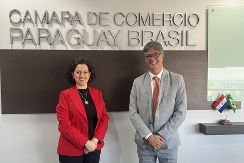 GIL DO POVO É RECEBIDO NA CÂMARA DE COMÉRCIO PARAGUAI-BRASIL E FORTALECE A INTEGRAÇÃO ENTRE OS DOIS PAÍSES