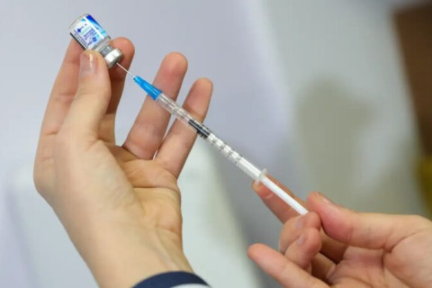 SUS começa a oferecer vacina contra broquiolite para bebês e crianças Imunizante protege contra o vírus Sincicial Respiratório