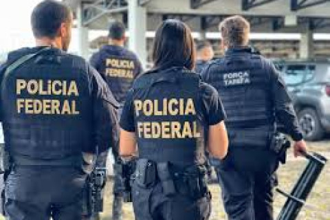 Polícia Federal faz operação contra tráfico de drogas da Bolívia Operação Expurgo tem como alvo 12 envolvidos na venda de cocaína