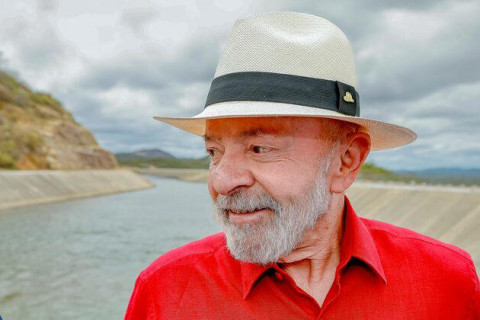 Lula diz que anunciará linha de crédito para motoboys e aumento do número de especialistas de saúde