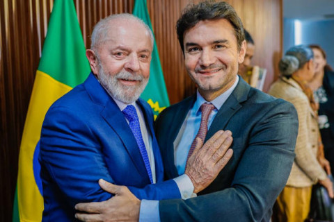 Mesmo com ameaça de expulsão do partido, Celso Sabino vai seguir no governo Lula