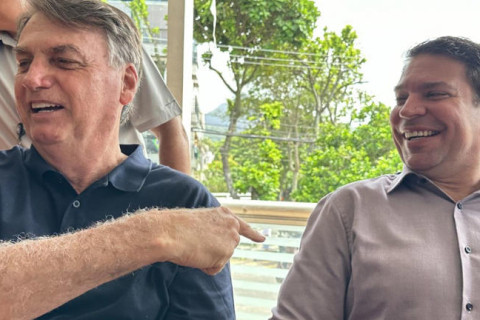 Alexandre de Moraes determina a prisão de Ramagem após fuga aos EUA