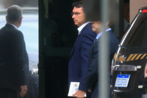 Bastidores: integrantes do governo Lula avaliam que anúncio de Flávio é estratégia para 2030