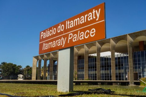 Itamaraty alerta brasileiros sobre viagens ao Oriente Médio Escalada militar leva governo a ampliar alerta consular