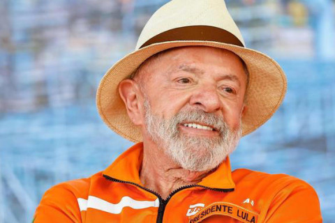 Lula comemora ampliação da Refinaria Abreu e Lima: "fazer isso aqui é mostrar que o Brasil é soberano"