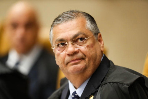 Dino diz que migração de emendas a pedido de parlamentares seria gravíssima burla a decisão
