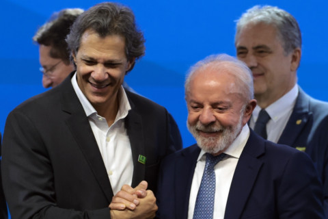 Lula confirma que disputará reeleição durante evento em SP