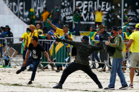8 de janeiro: protestos pelo país marcam três anos da tentativa de golpe e rechaçam anistia; veja programação