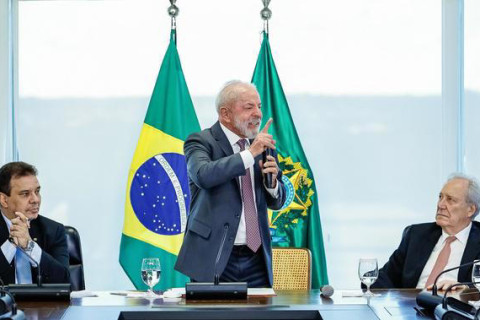 "Nunca tivemos tanta chance de chegar no andar de cima da corrupção", diz Lula