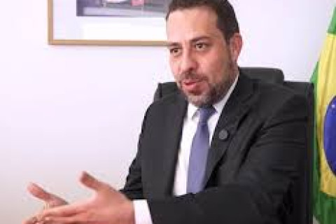 Na Câmara, Boulos defende fim da escala 6x1 de forma imediata Ministro se mostrou contrário a qualquer período de transição