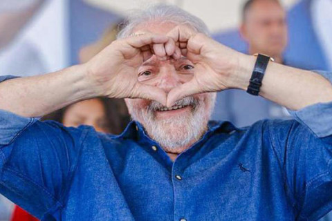 Trump convida Lula para integrar articulação internacional pela paz em conflito global