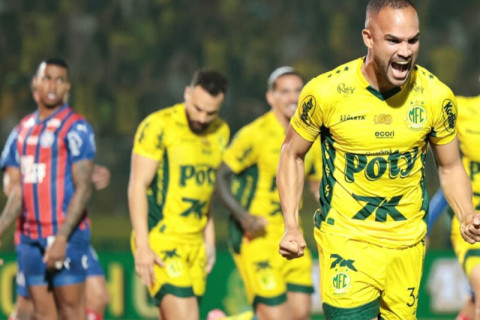 Mirassol coloca Bahia "na roda" e impõe uma das maiores goleadas do Brasileirão 2025