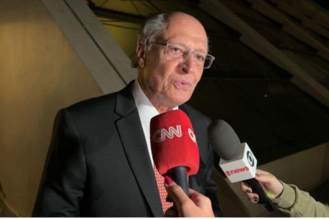 Alckmin defende serenidade na Câmara e diz que crise será superada