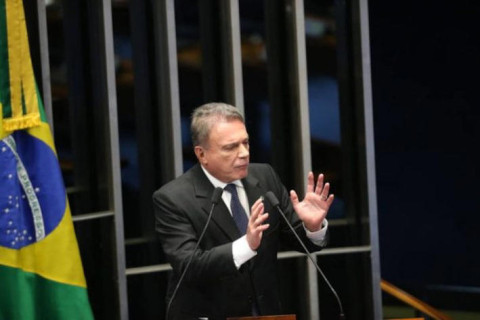 Alvaro Dias anuncia saída do Podemos: ‘sonhos foram sepultados’