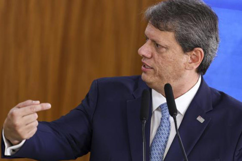 Tarcísio esconde BNDES e exalta Bolsonaro e Lava Jato em entrega de trecho do Rodoanel