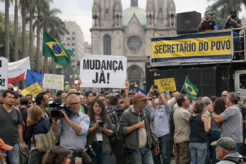 Ato na Praça da Sé reúne movimentos populares por melhorias para o país