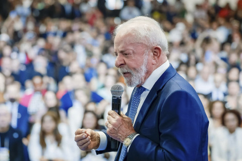 Lula sanciona lei de combate ao crime organizado, o PL Antifacção Nova legislação aumenta penas e prevê apreensão de bens