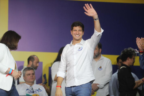 João Campos aciona Justiça contra posto de gasolina com seu nome; veja