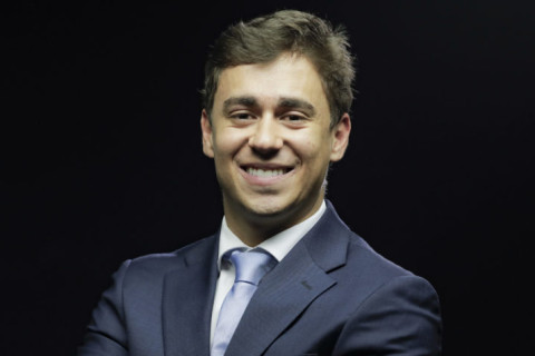 “De novo contra o povo: Nikolas vota contra o Gás do Povo e vira as costas para quem mais precisa”