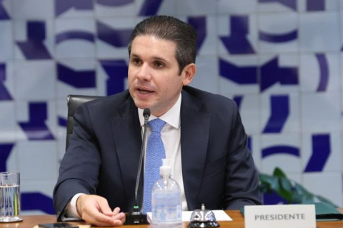 Motta proíbe cartazes, banners e panfletos nos plenários da Câmara dos Deputados