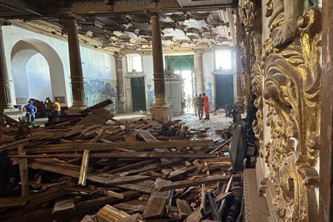 Iphan tinha vistoria agendada para hoje em igreja que desabou na BA Instituto havia recebido pedido para checar dilatação do forro do teto