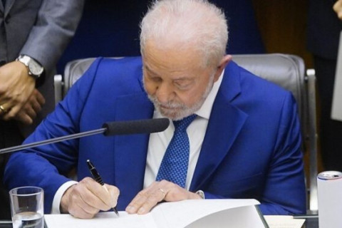 Cai na Quinta! O Novo Feriado Nacional aprovado por Lula em 2025