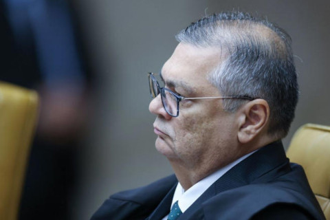 STF deve ser acionado contra emenda de líder e Dino tende a barrar manobra