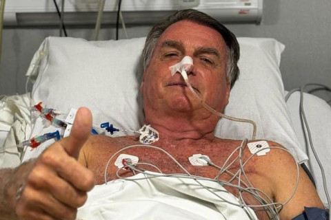 Bolsonaro não tem previsão de alta, dizem médicos