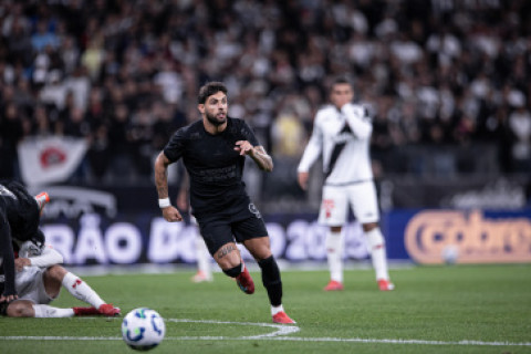 Corinthians vence o Vasco e conquista primeira vitória no Brasileirão