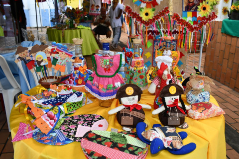 Dia do artesão: Brasil festeja a data com vários eventos e exposições Artesanato movimenta cerca de R$ 100 bilhões por ano