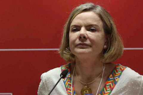 "É indigno": Gleisi critica manifestação da PGR que pede audiência de conciliação com Gayer