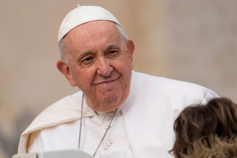 FÉ! Papa Francisco tem leve insuficiência renal; crise respiratória acabou Vaticano informou ainda que seu estado de saúde permanece crítico