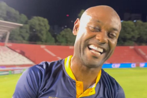 Vágner Love encerra carreira aos 41 com gol nos acréscimos: 'Não poderia terminar de melhor forma'