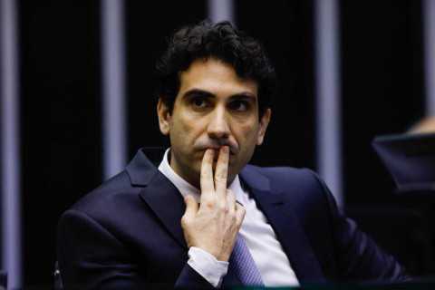Galípolo se reúne com senadores e explica análise do BC sobre compra do Banco Master pelo BRB