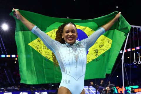 Rebeca Andrade conquista ouro no Mundial de Ginástica Artística Competição está sendo realizada em Roterdã, na Holanda