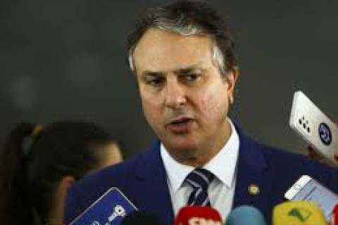 Governo vai definir novas regras para ensino à distância Criação de novos cursos de EaD está suspensa até março