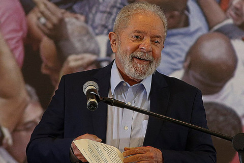 Lula lidera contra Bolsonaro, Tarcísio, Michelle e Ciro, diz Datafolha