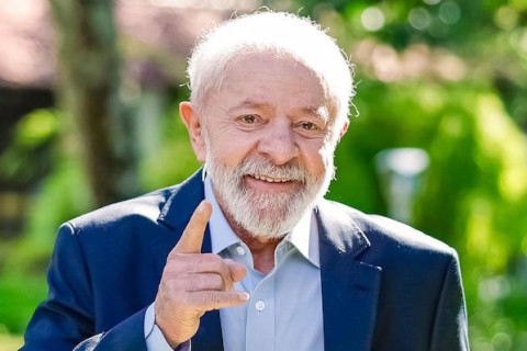 Lula diz que economia brasileira vai surpreender em 2025