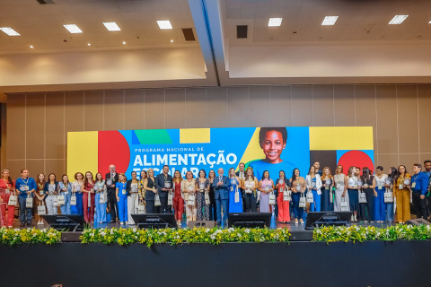 Governo reduz limite de ultraprocessados no cardápio das escolas Objetivo é oferecer alimentação saudável e equilibrada a estudantes