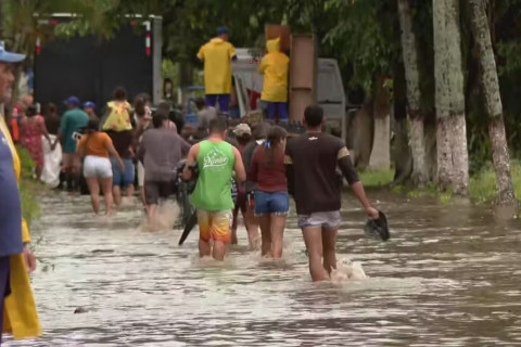 Pernambuco decreta situação de emergência após temporais Seis pessoas morreram em Pernambuco, incluindo três crianças
